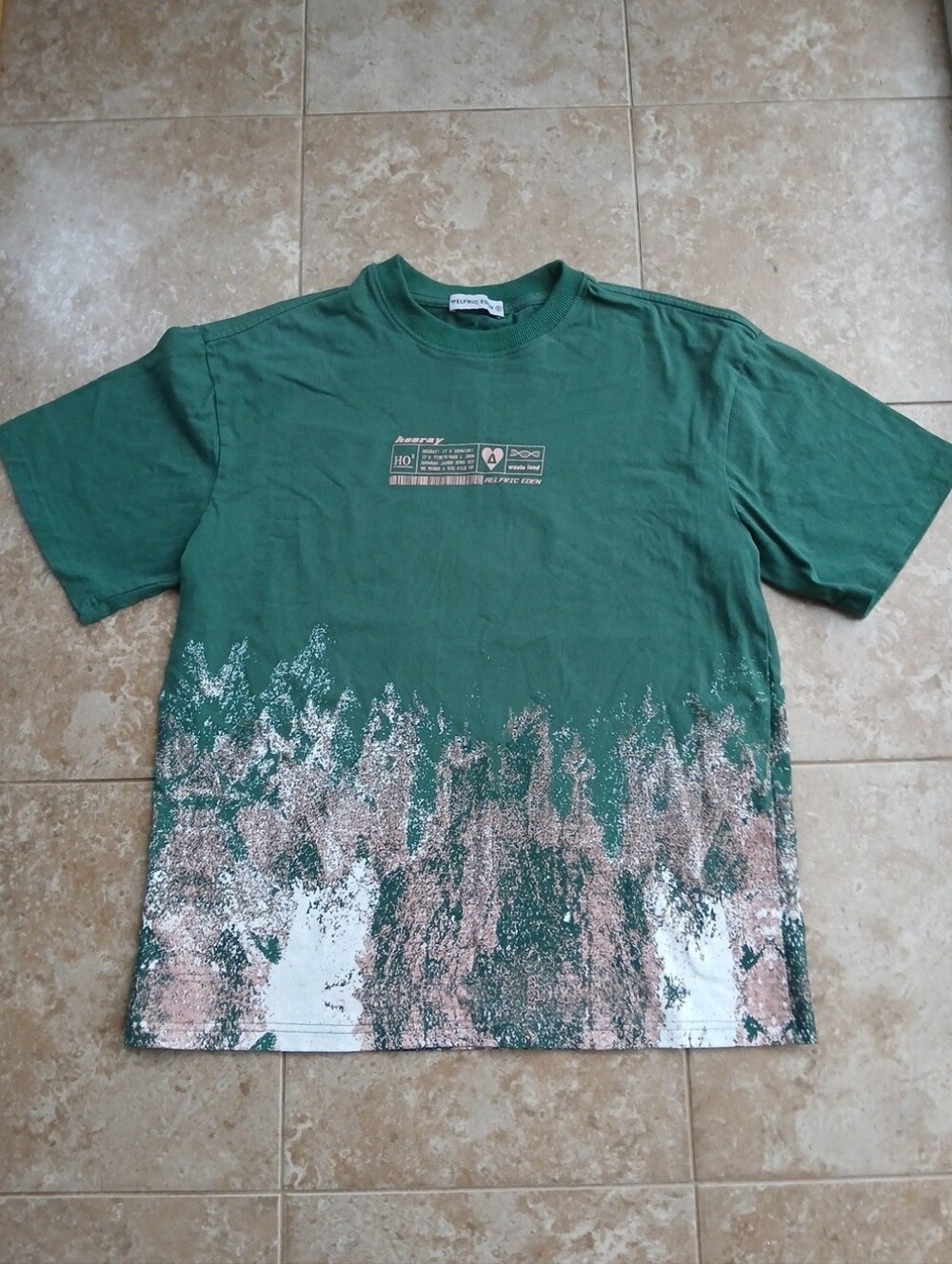 ELFRIC EDEN Green Graphic Crewneck T-Shirt with Abstract Print